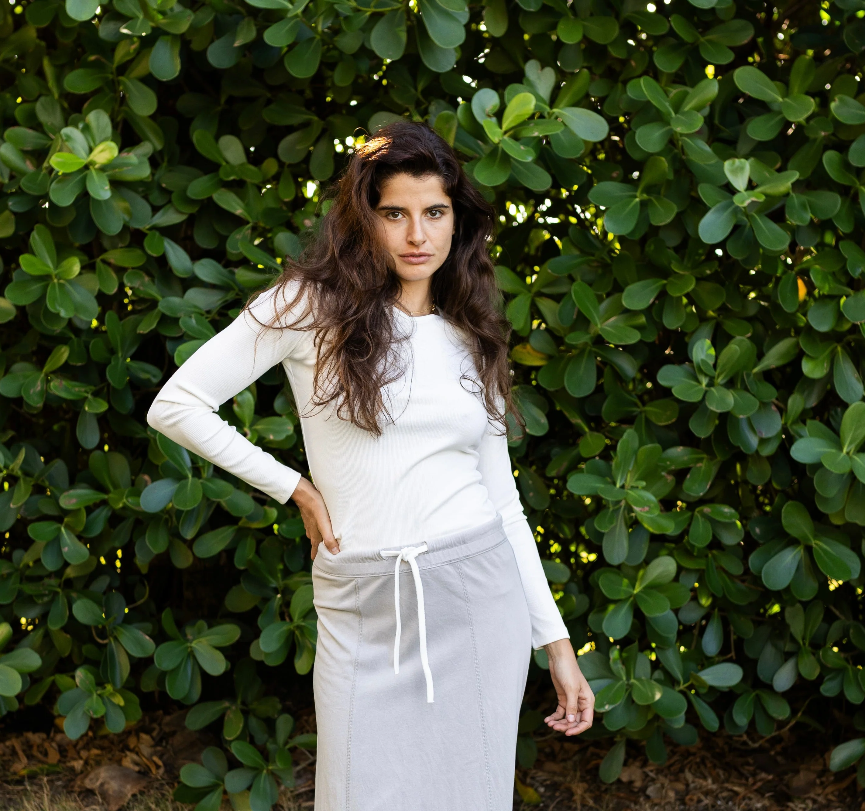 Ribbed V-neck Tee| White - Image 3